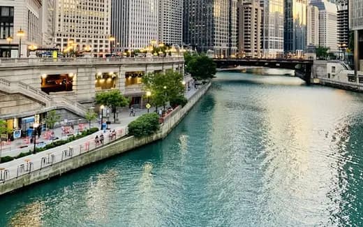 Buildings lining the Chicago River